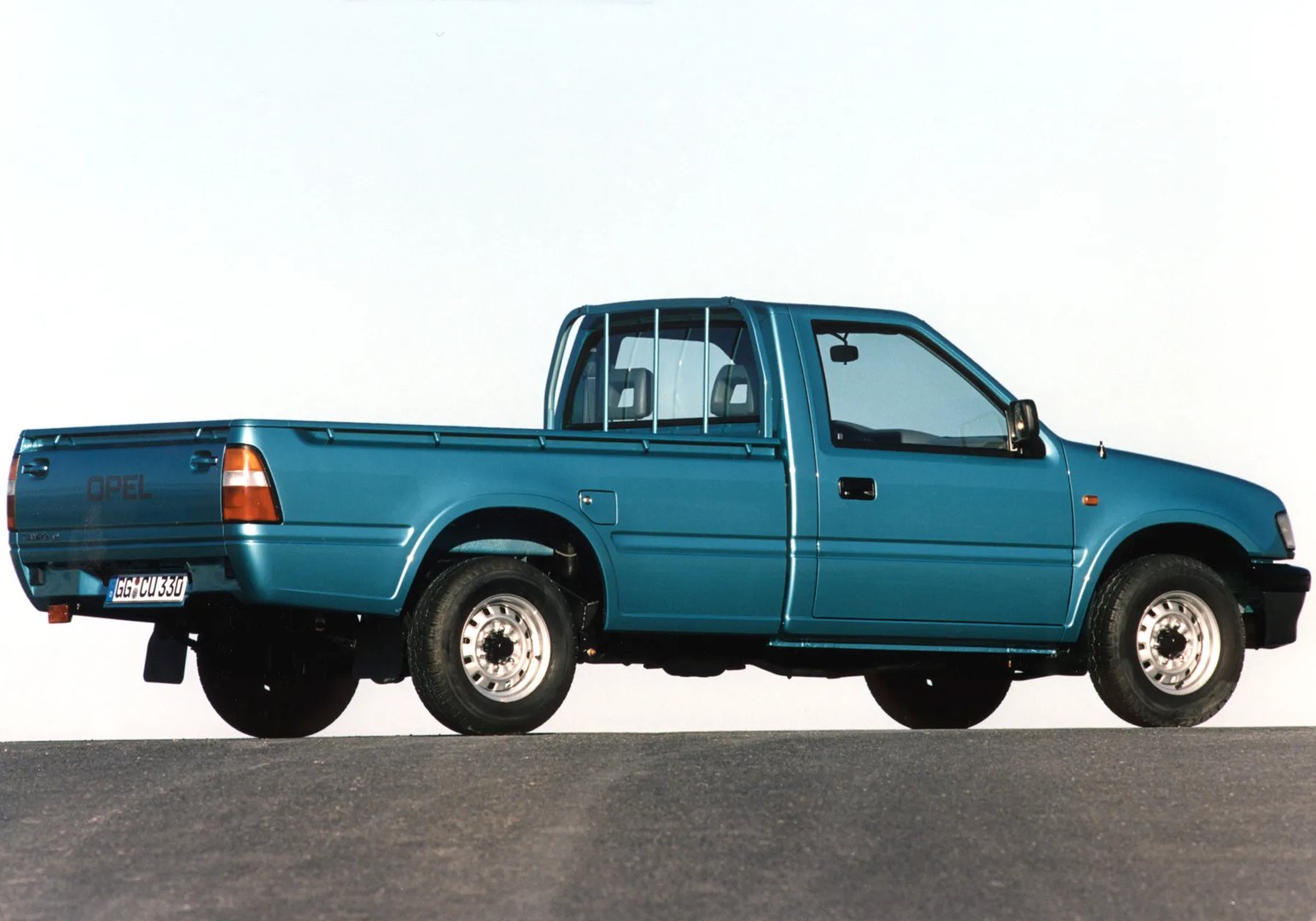 Opel_Campo_1_generation__Pickup_single-cab__1.jpg
