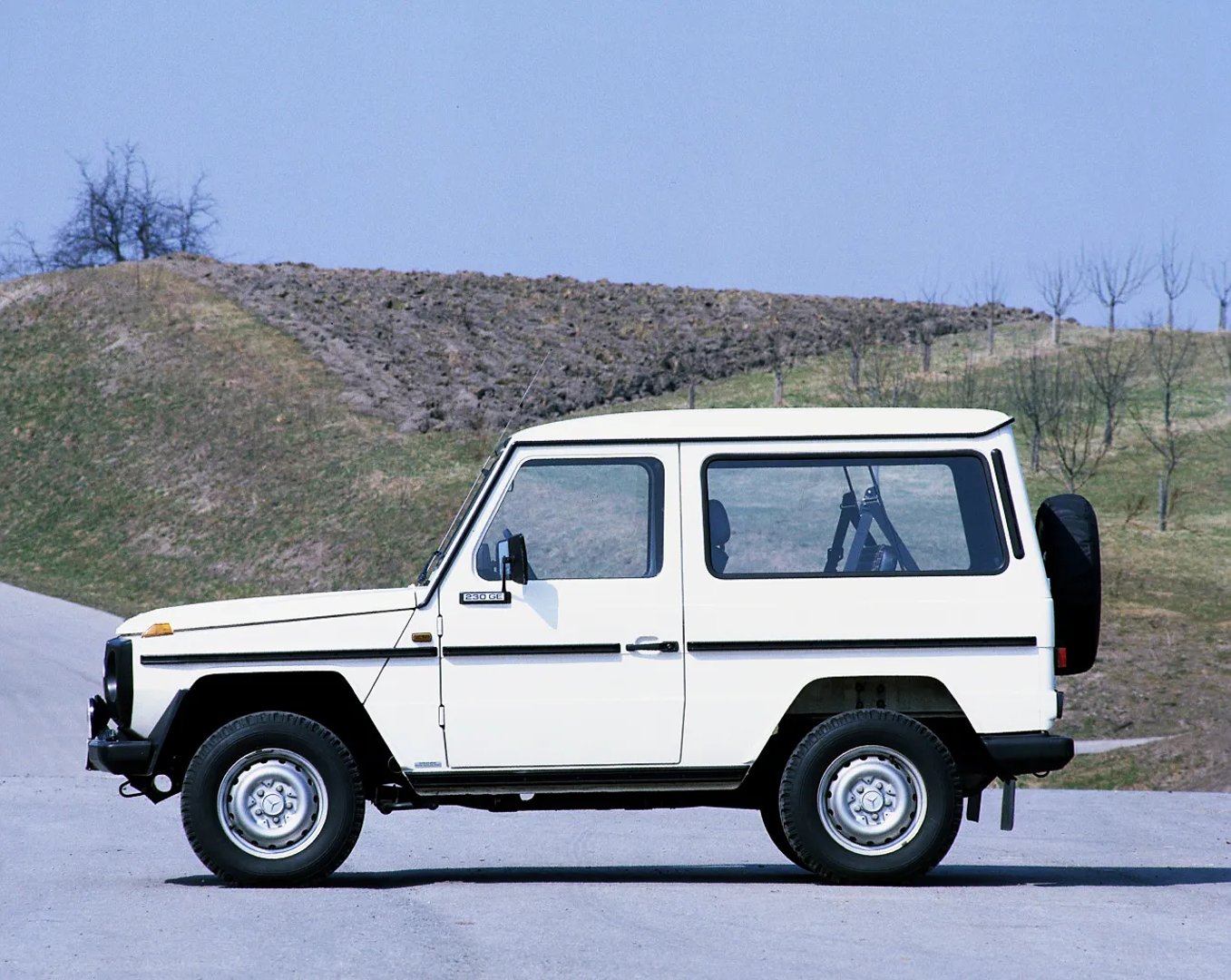Mercedes_G-Class_1_generation__SUV_3-doors__2.jpg