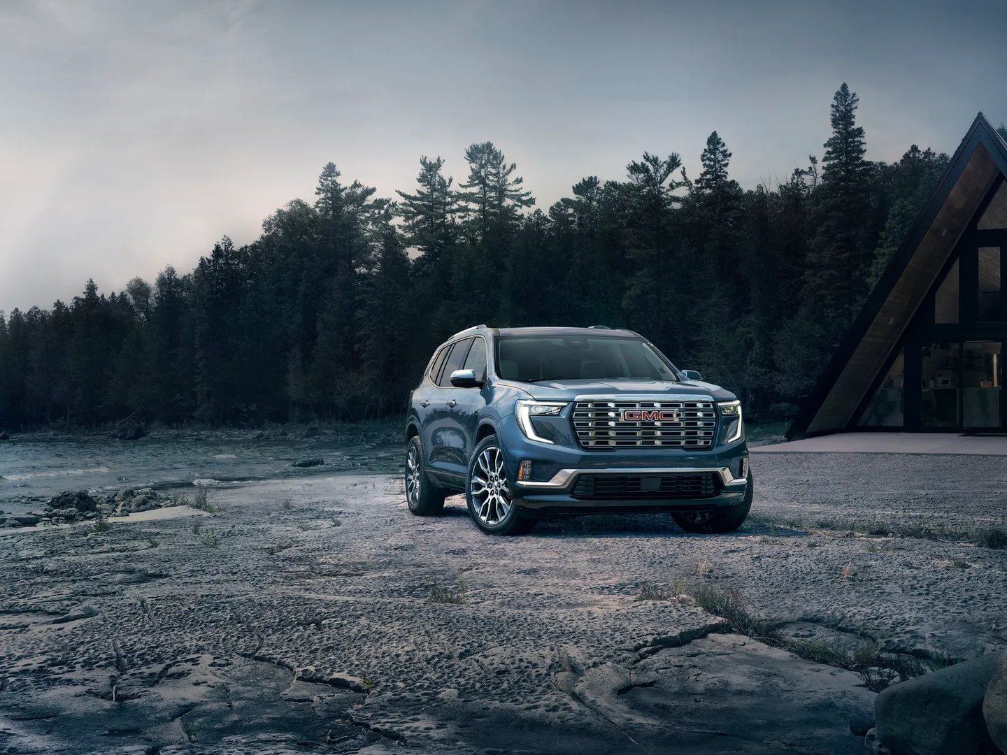 GMC_Acadia_3_generation__SUV_5-doors__4.jpg