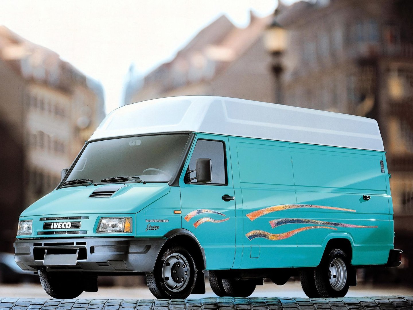 iveco_Daily_1_generation_restyling_1__Van__1.jpg