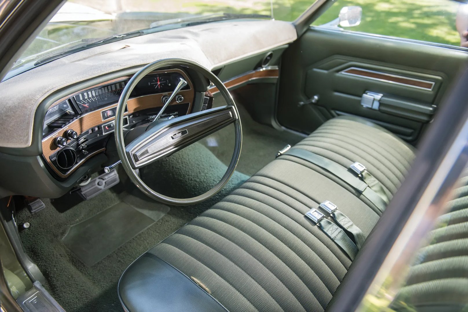 Ford_Galaxie_(USA)_4_generation__Sedan_Hardtop__5.jpg