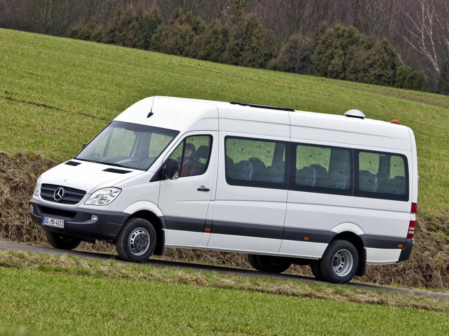 Mercedes_Sprinter_2_generation__Minibus__6.jpg