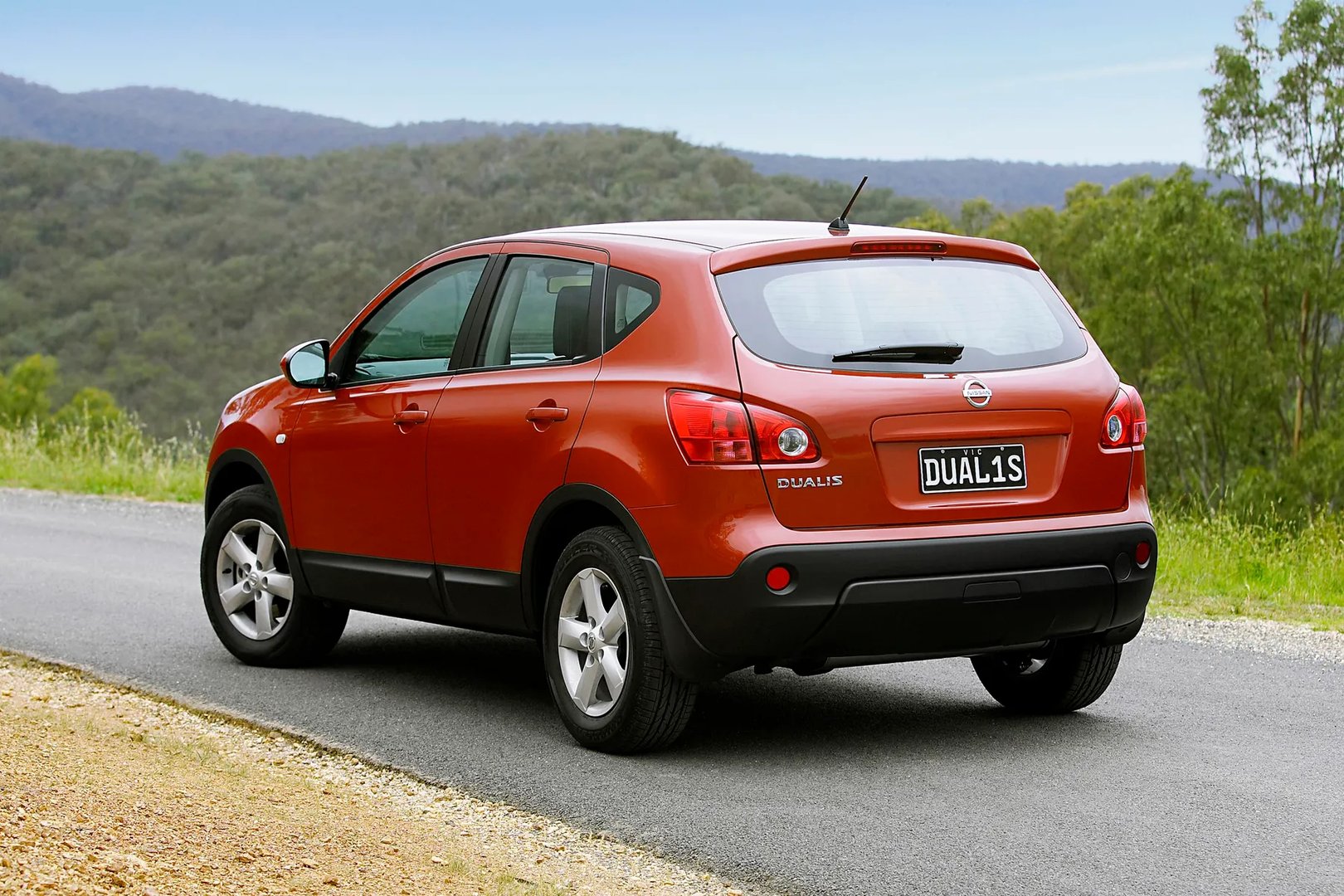 Nissan_Dualis_1_generation__SUV_5-doors__2.jpg