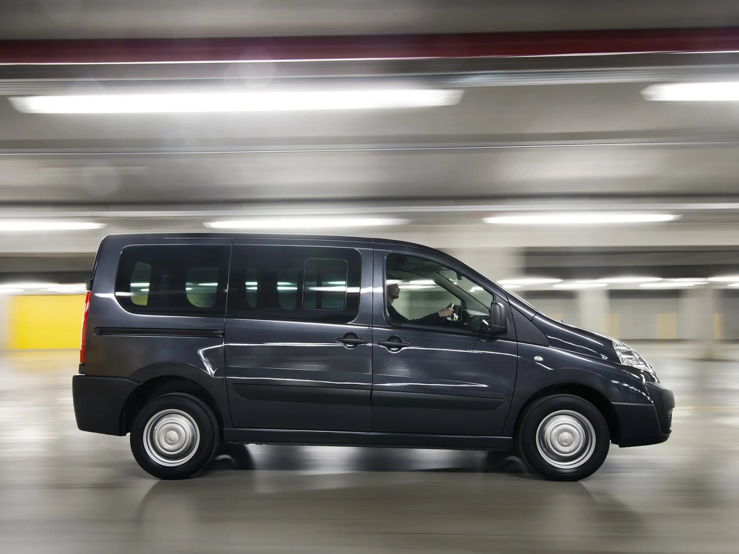 Toyota_ProAce_1_generation__Minivan__3.jpg