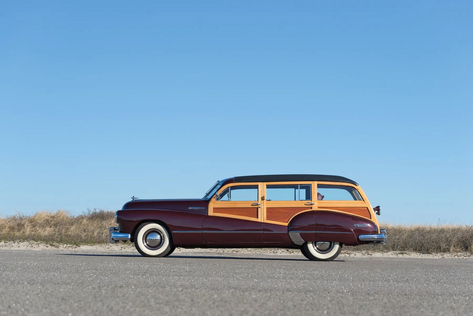 Buick_Roadmaster_4_generation__Estate_5-door__7.jpg