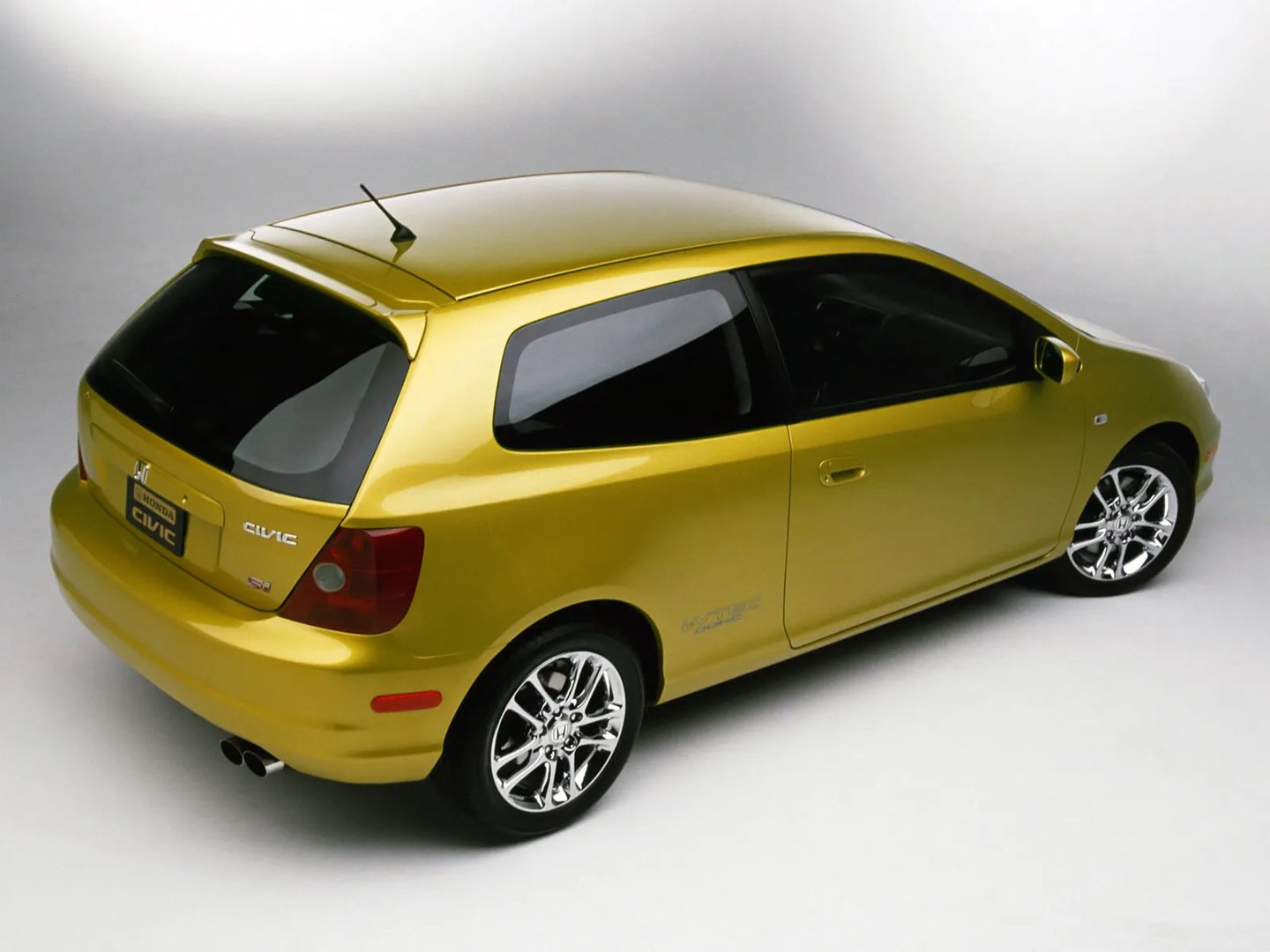 Honda_Civic_(USA)_7_generation__Hatchback_3-door__2.jpg