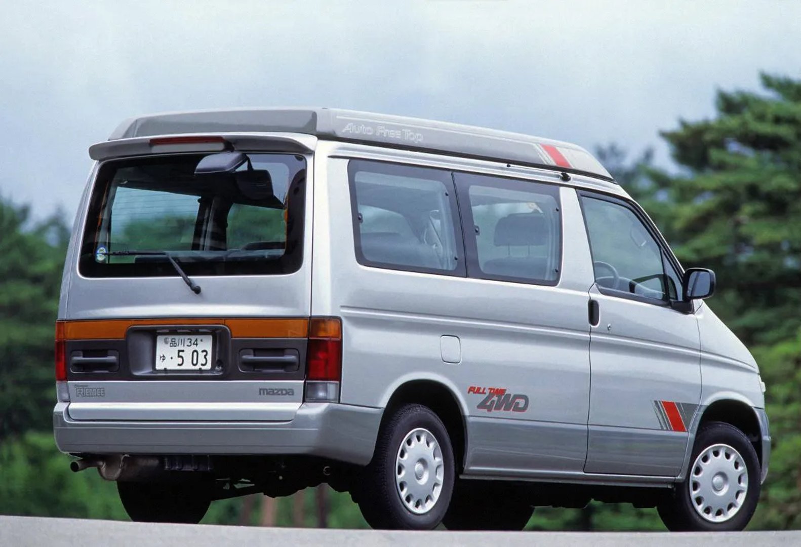 Mazda_Bongo_Friendee_1_generation__Minivan__1.jpg