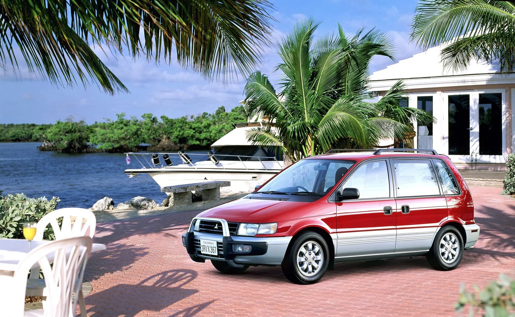 Mitsubishi_RVR_1_generation__Compact_Van__3.jpg