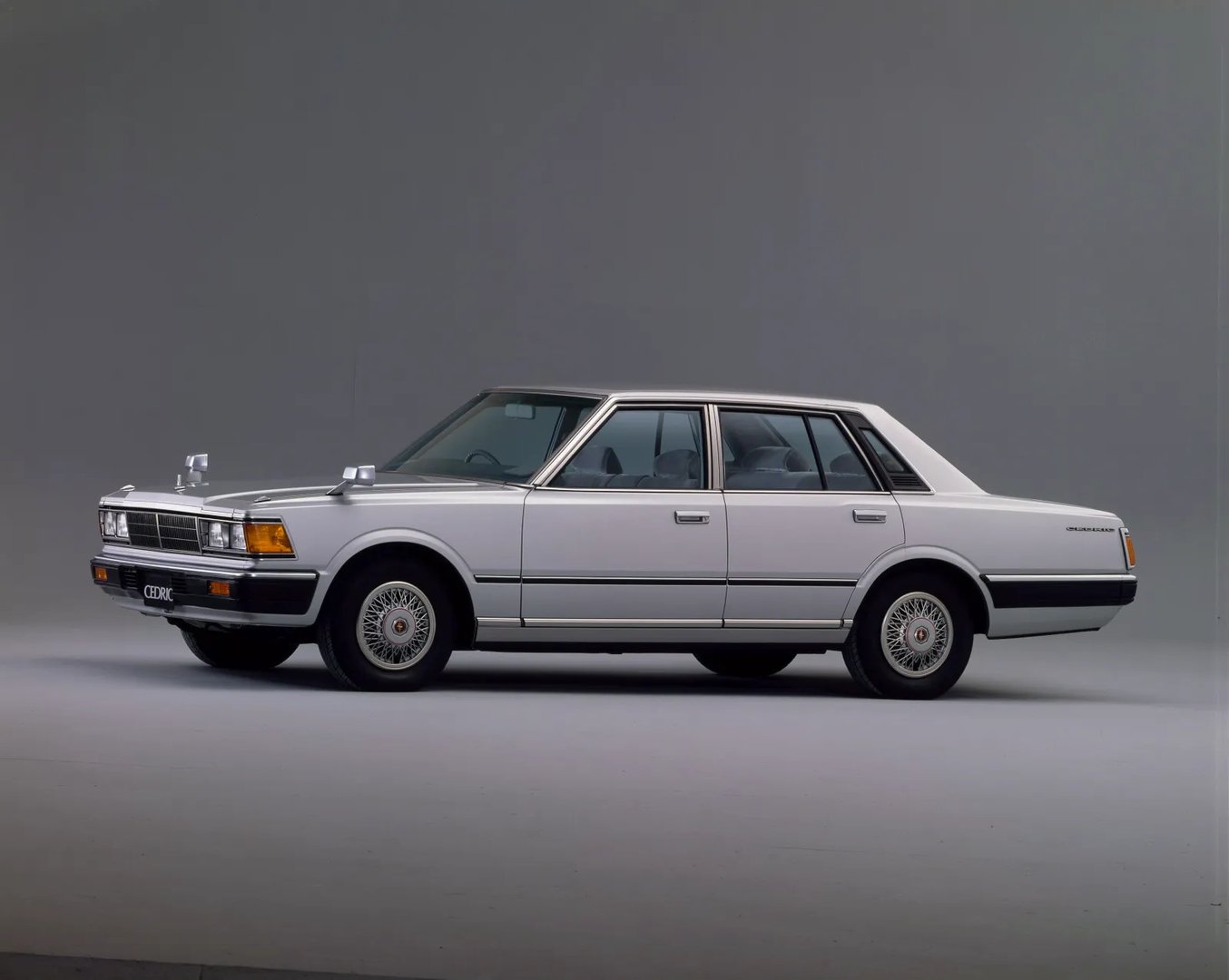 Nissan Cedric 5 generation  Sedan