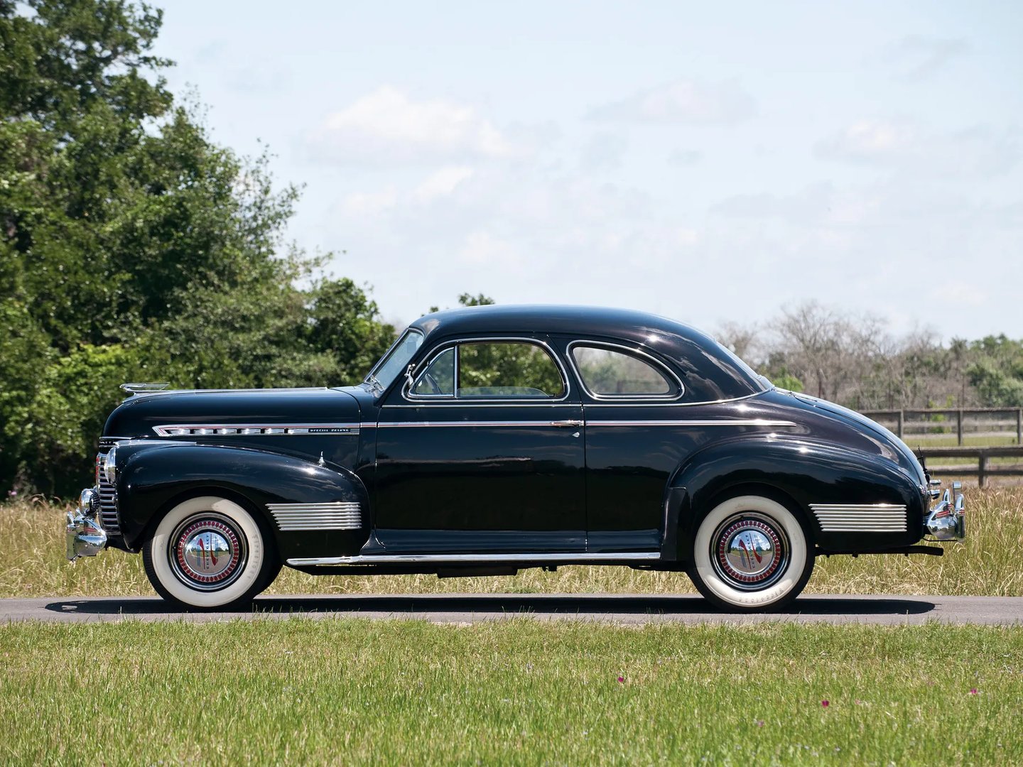 Chevrolet_Special_DeLuxe_1_generation__Coupe__5.jpg