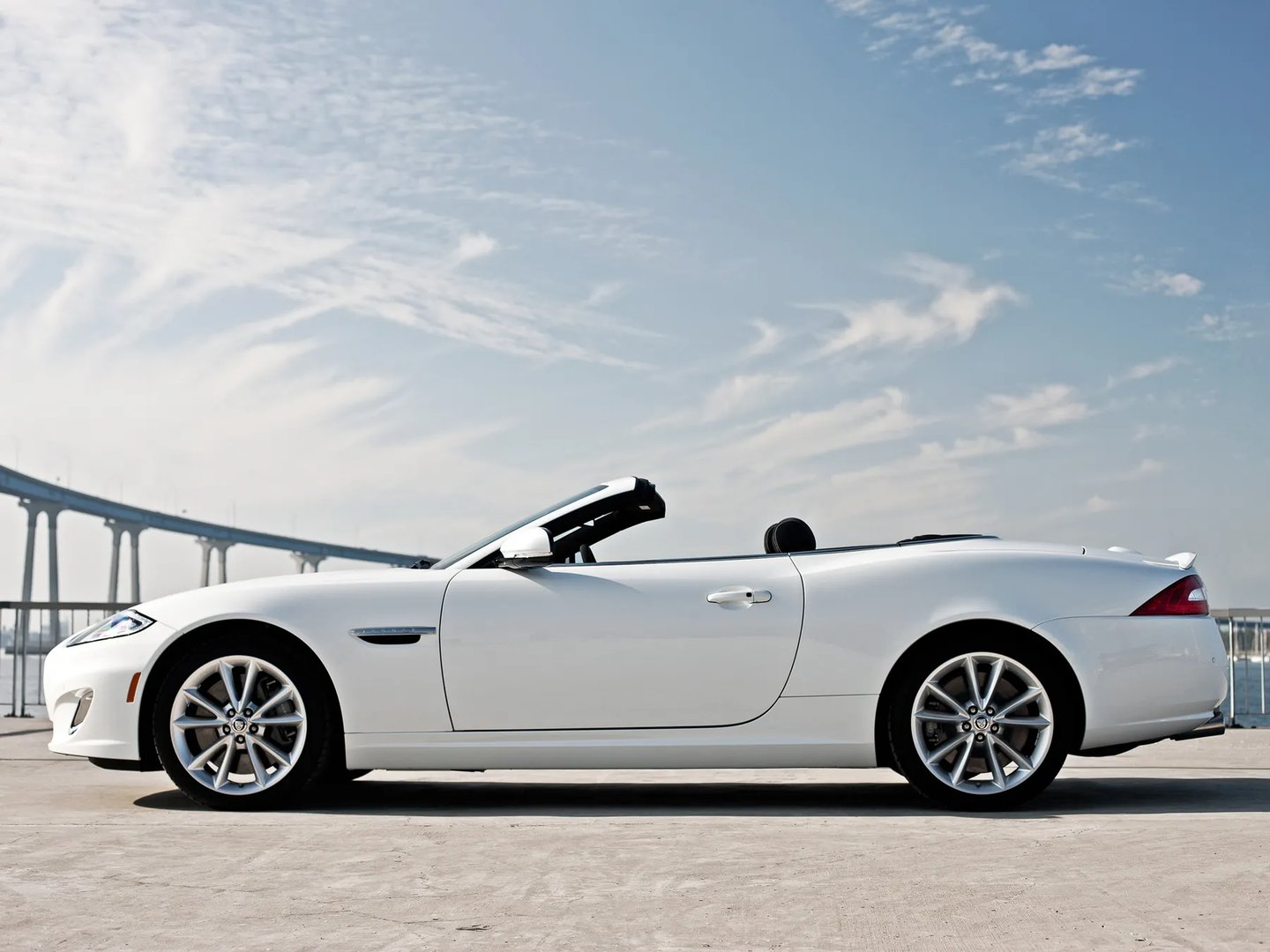 Jaguar_XKR_2_generation_restyling_2__Cabrio__2.jpg