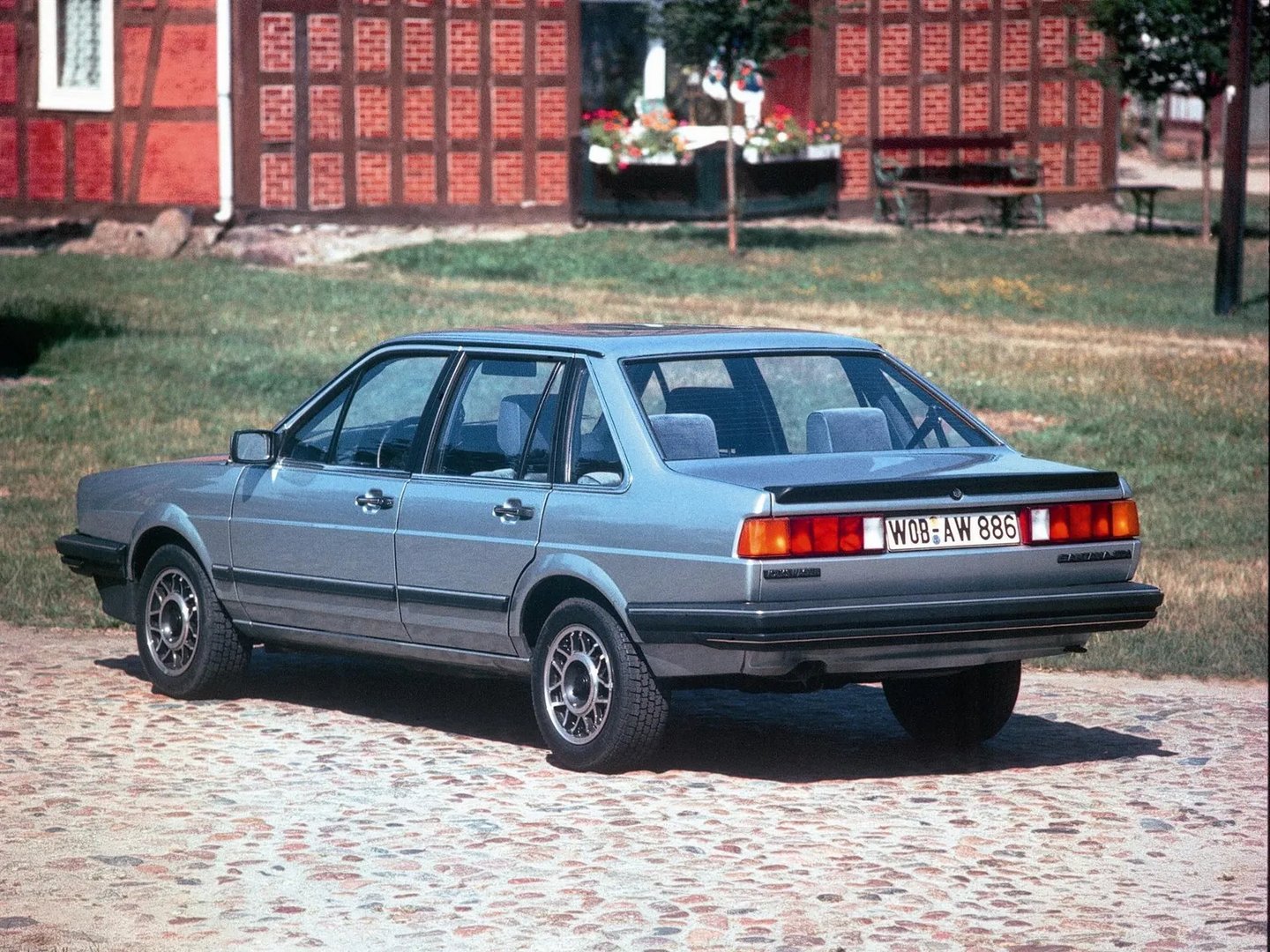 Volkswagen_Santana_1_generation__Sedan__4.jpg