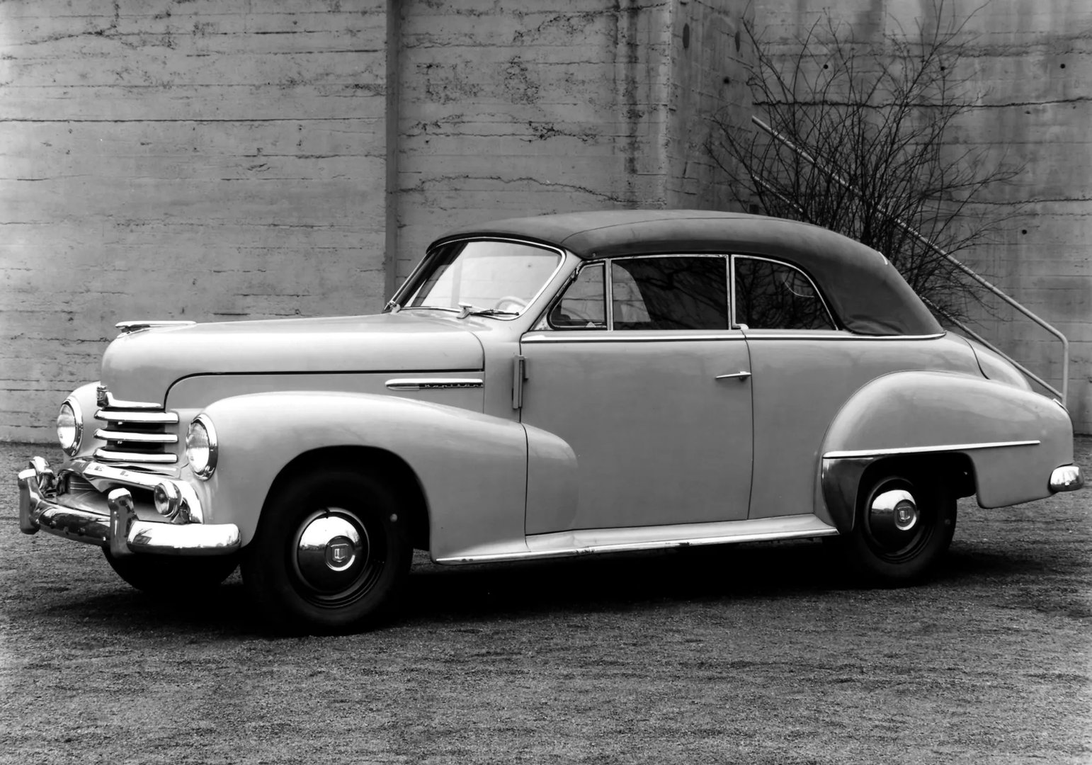 Opel_Kapitan_1_generation_restyling__Cabrio__3.jpg