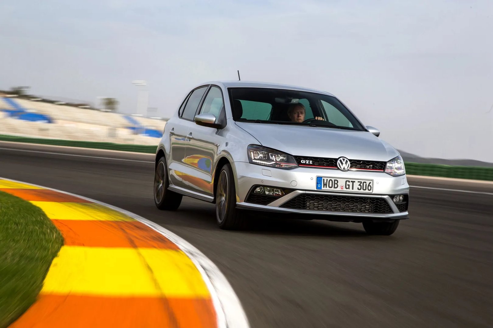 Volkswagen_Polo_GTI_5_generation_restyling__Mini_5-doors__9.jpg