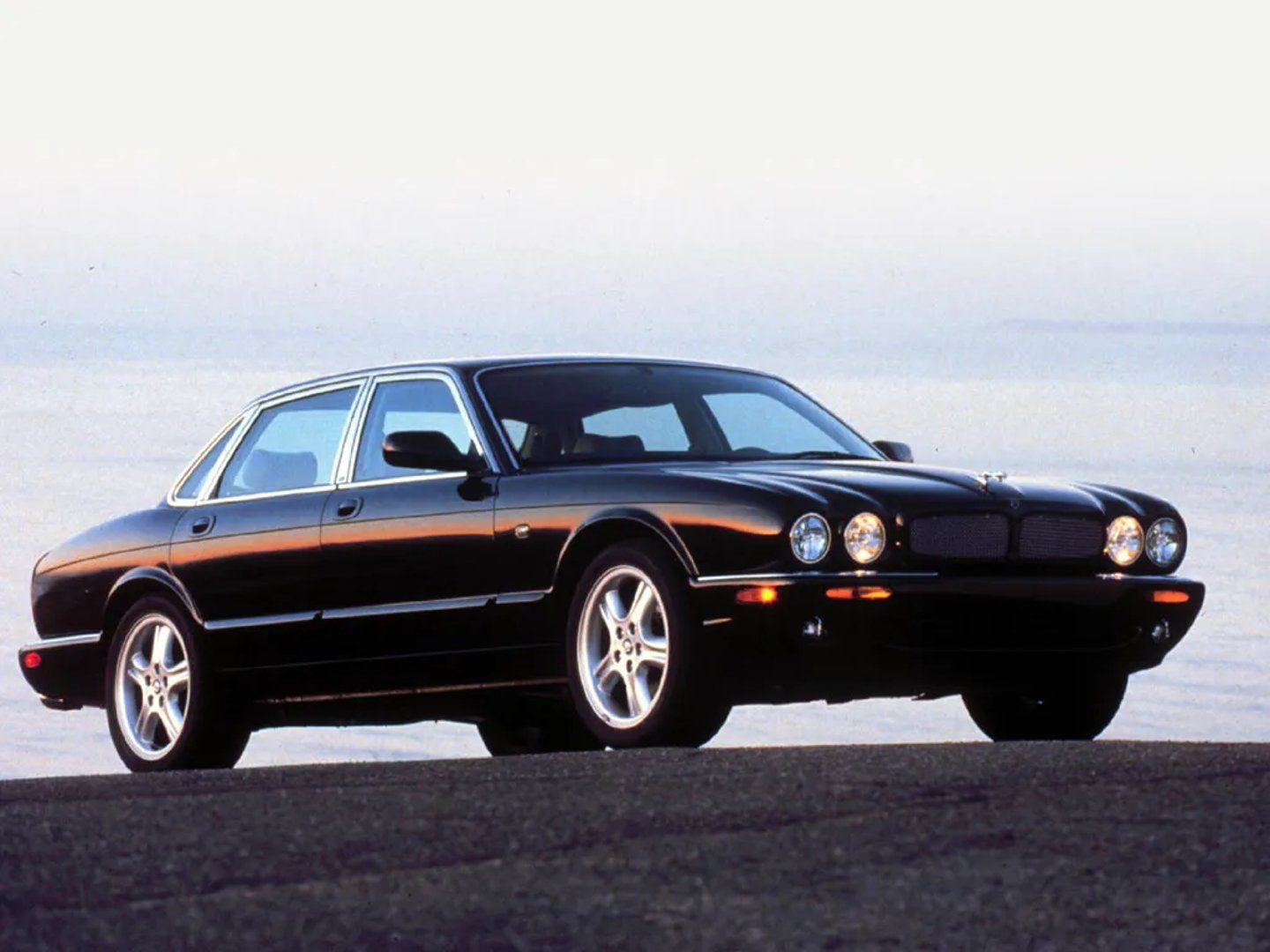 Jaguar_XJR_2_generation_restyling__Sedan__2.jpg