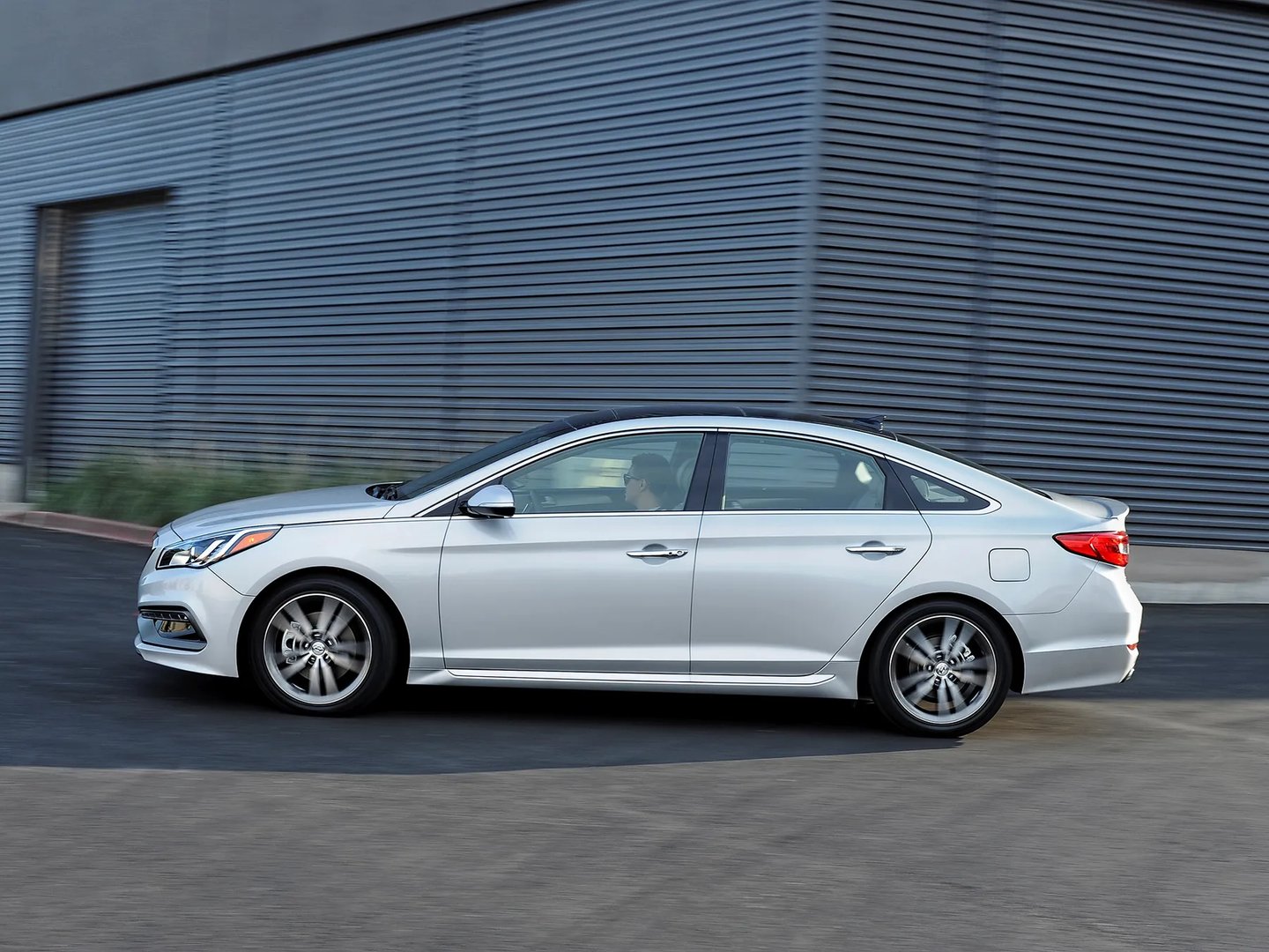 Hyundai_Sonata_7_generation__Sedan__13.jpg