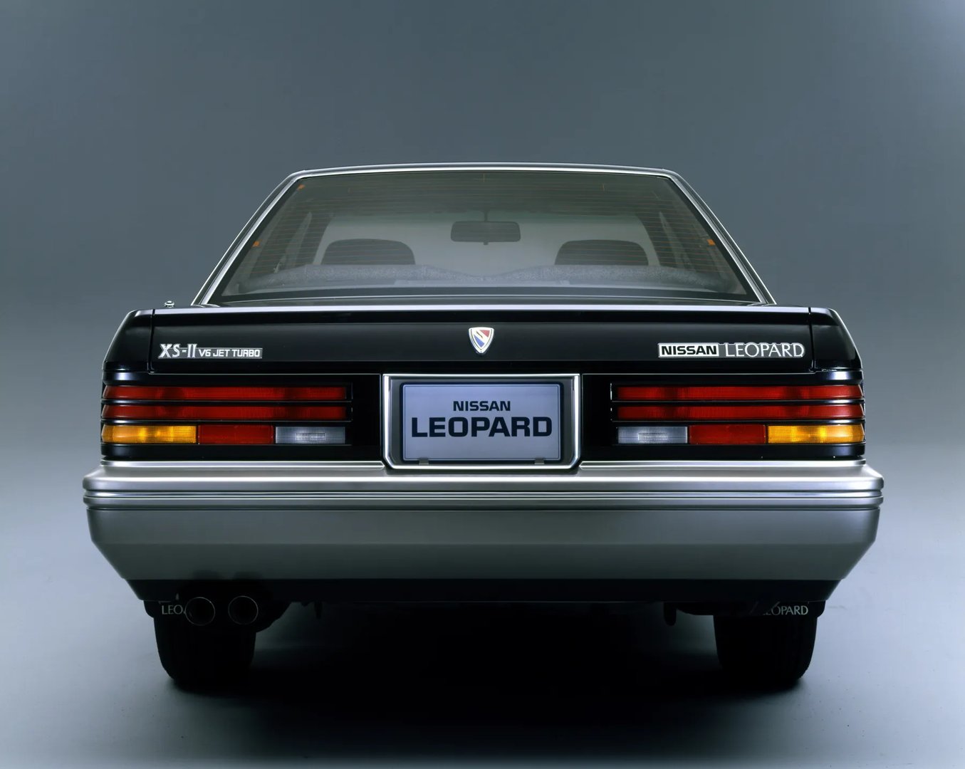 Nissan_Leopard_2_generation__Coupe__9.jpg
