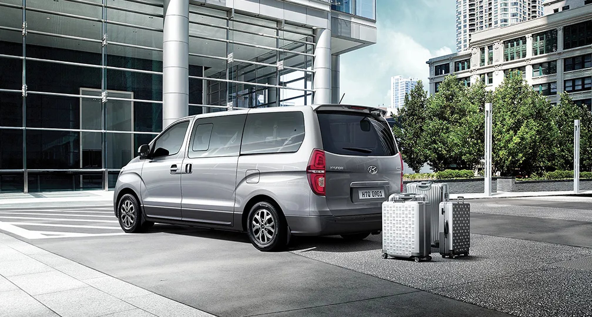 Hyundai_i800_2_generation_restyling_2__Minivan__12.jpg