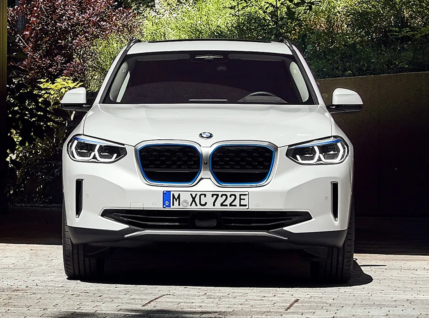 BMW_iX3_1_generation__SUV_5-doors__5.jpg
