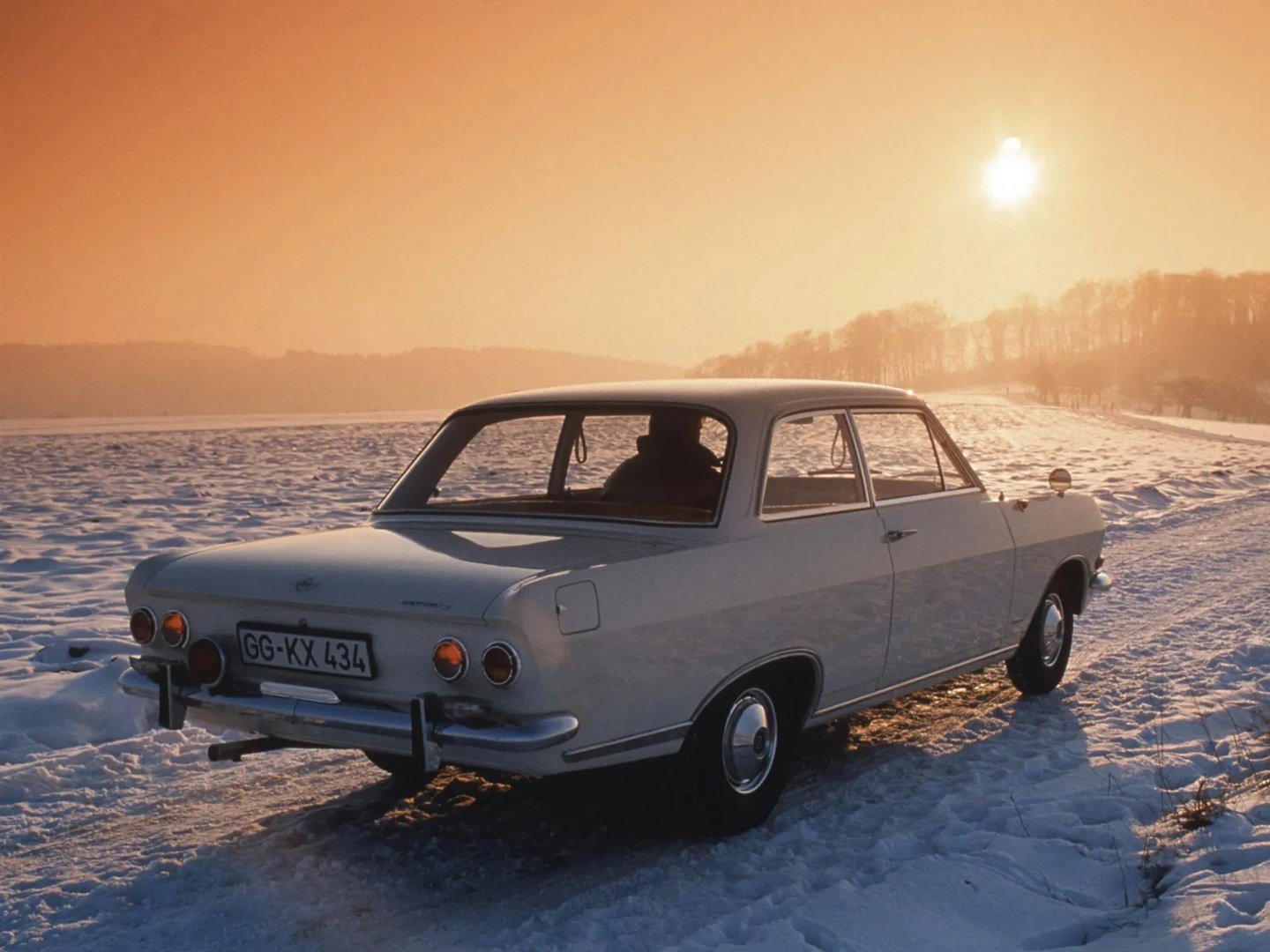 Opel_Rekord_2_generation__Sedan_2-doors__4.jpg