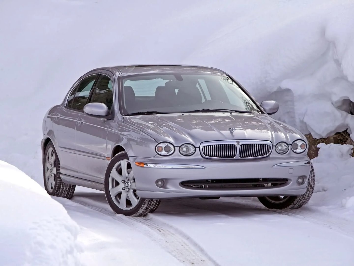 Jaguar_X-Type_1_generation__Sedan__4.jpg