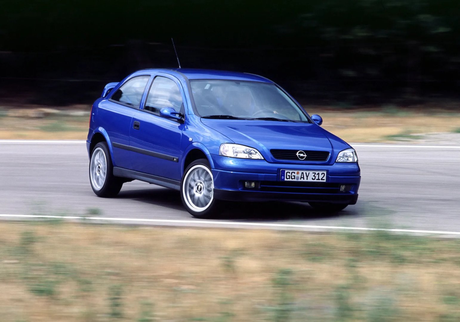 Opel_Astra_OPC_1_generation__Hatchback_3-door__11.jpg