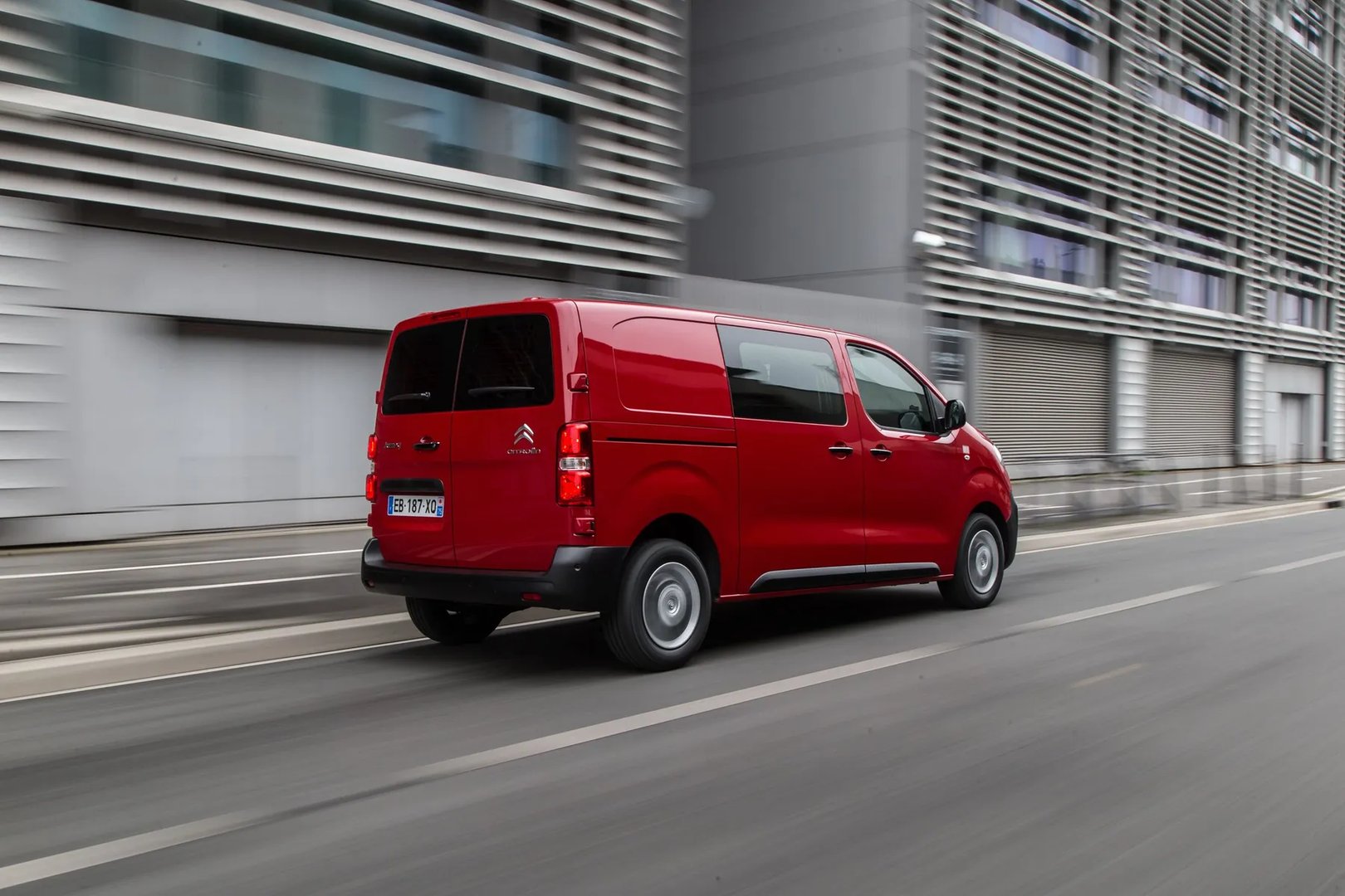 Citroen_Jumpy_3_generation__Minivan__2.jpg