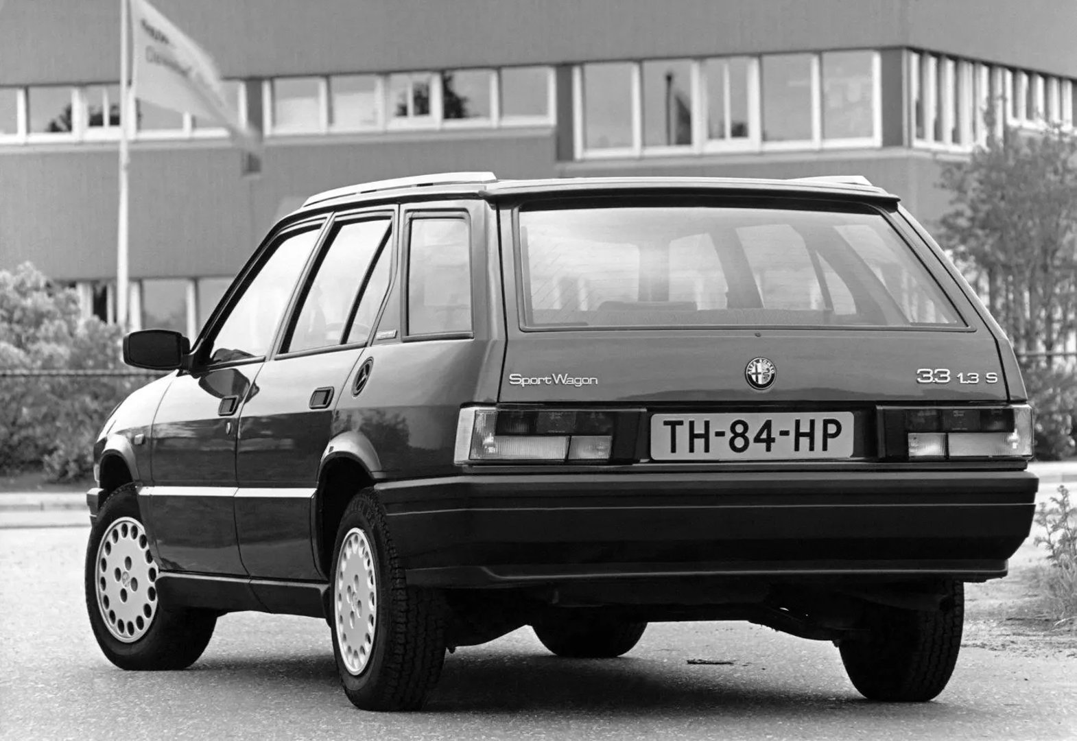 Alfa Romeo_33_1_generation_restyling__Estate_5-door__1.jpg
