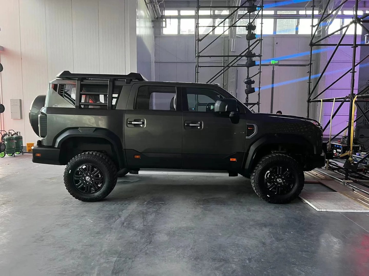 DongFeng_Mengshi_1_generation__SUV_5-doors__2.jpg
