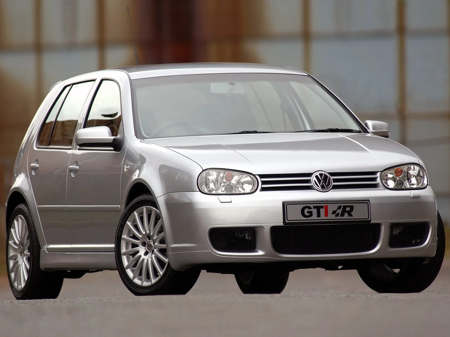 —  Hatchback 5-door