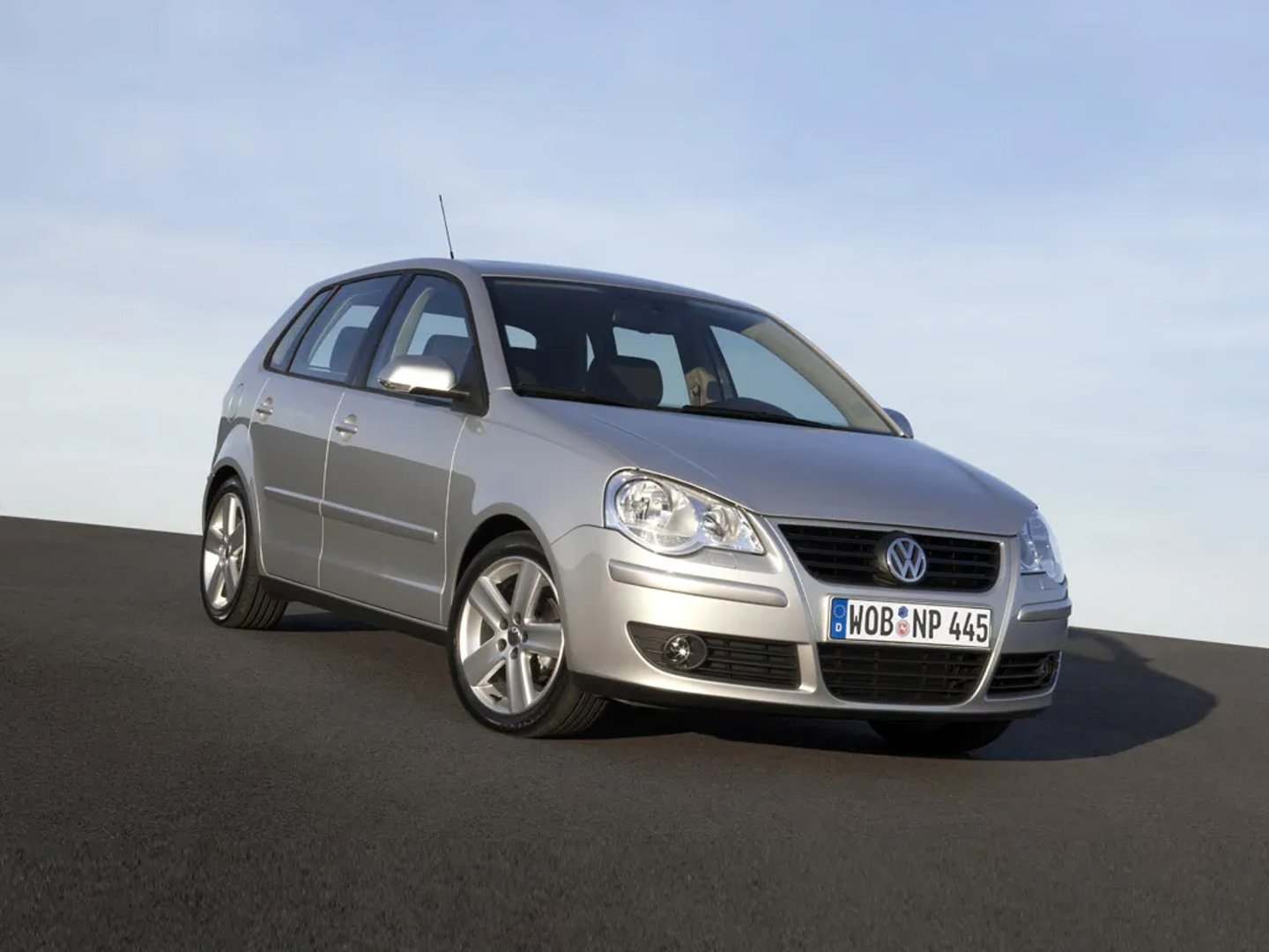 Volkswagen_Polo_4_generation_restyling__Mini_5-doors__11.jpg