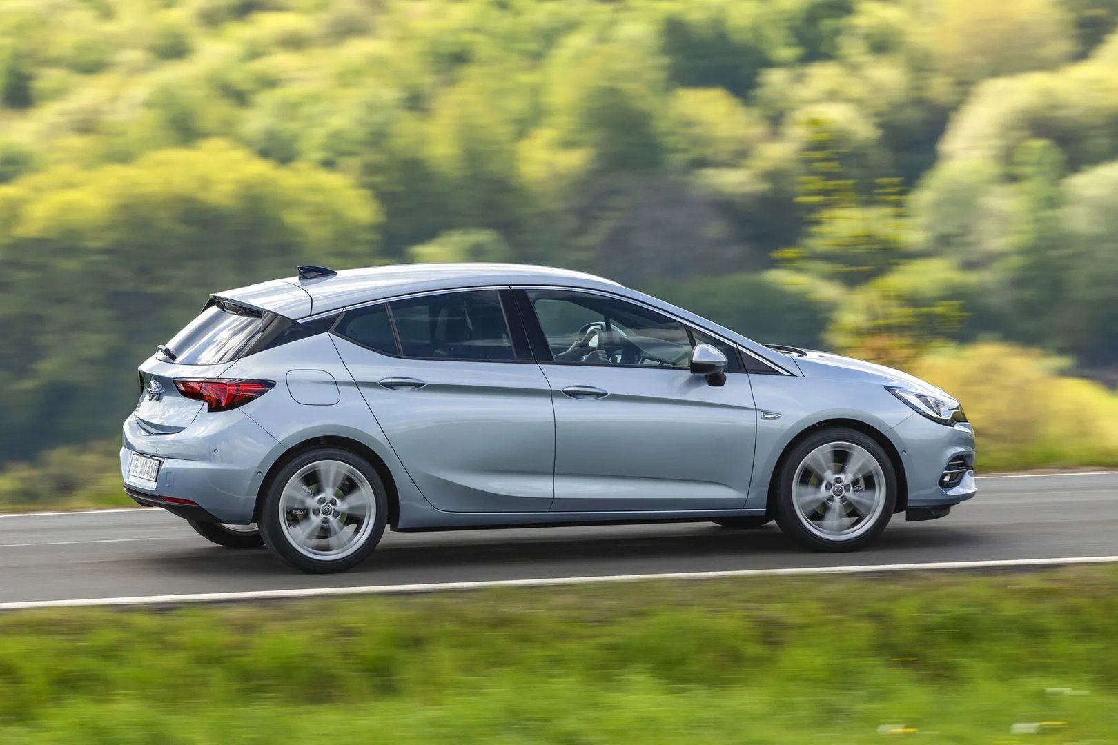 Opel_Astra_5_generation_restyling__Hatchback_5-door__3.jpg