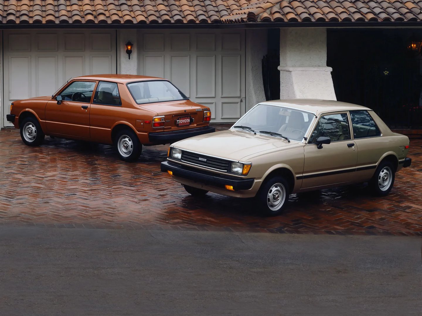 Toyota_Corsa_1_generation__Sedan_2-doors__1.jpg