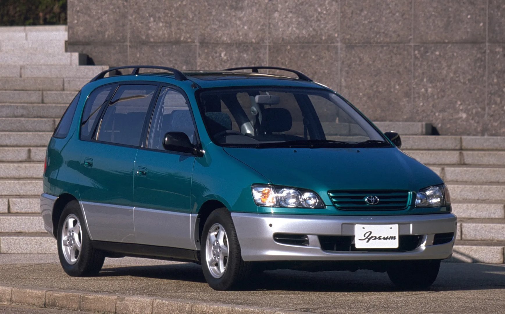 Toyota_Ipsum_1_generation__Compact_Van__6.jpg