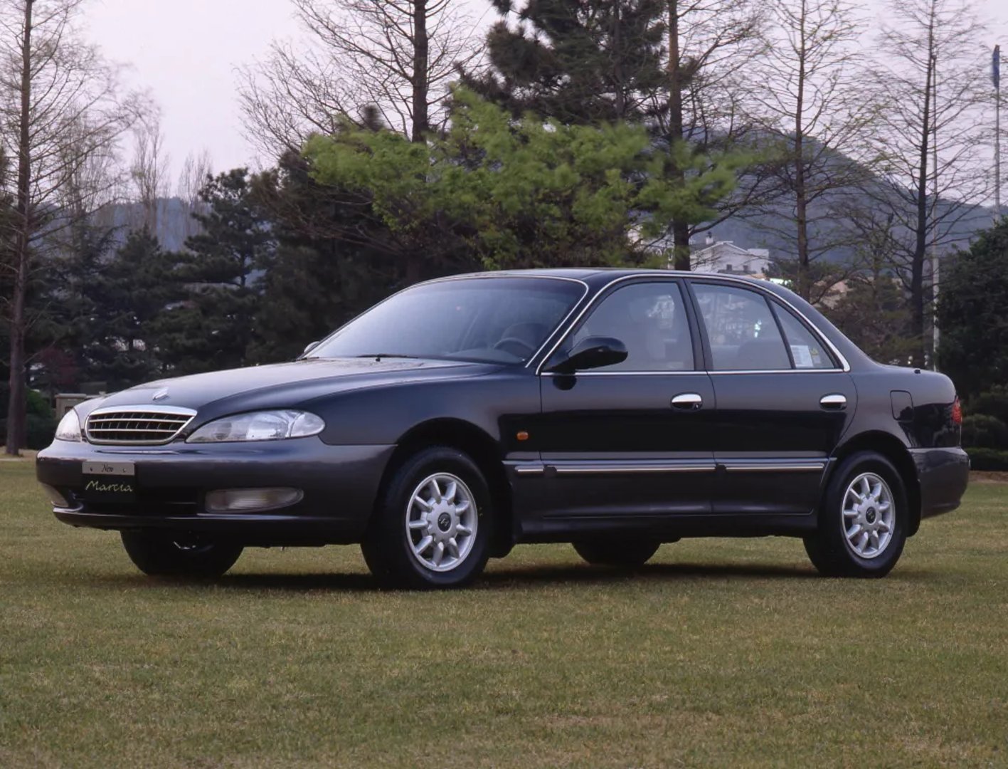 Hyundai_Marcia_1_generation__Sedan__2.jpg