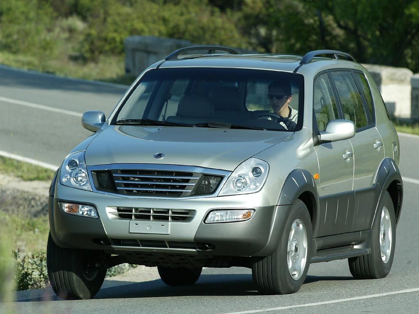 SsangYong Rexton 1 generation
