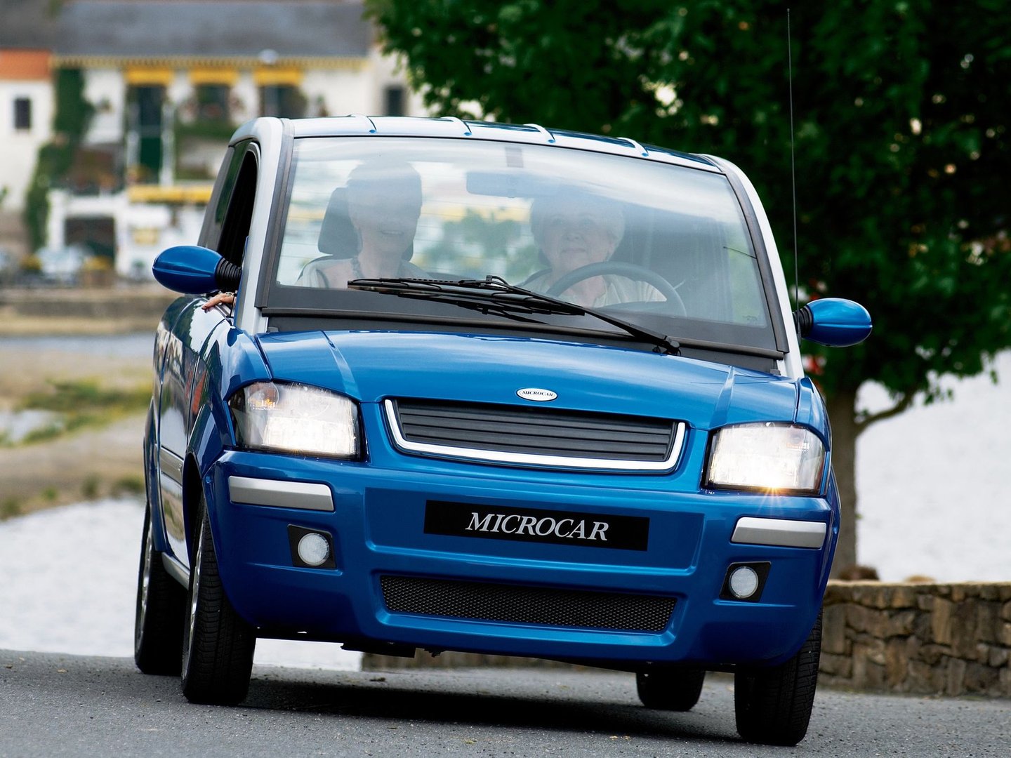 microcar_MC_1_generation__Mini_3-doors__2.jpg