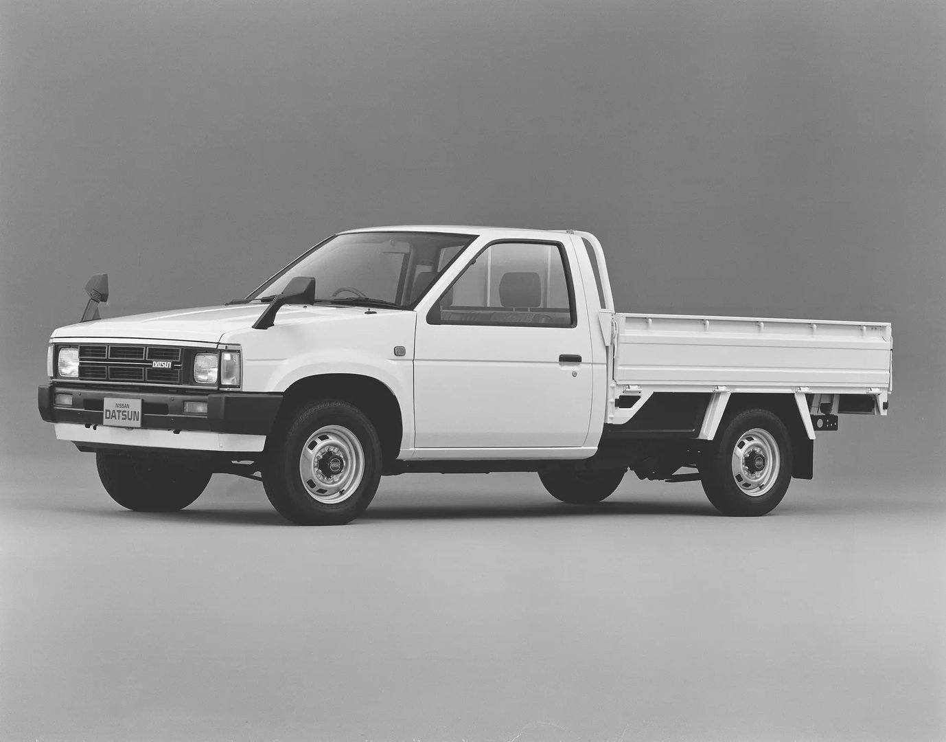 Nissan_Pick_Up_1_generation__Pickup_single-cab__2.jpg