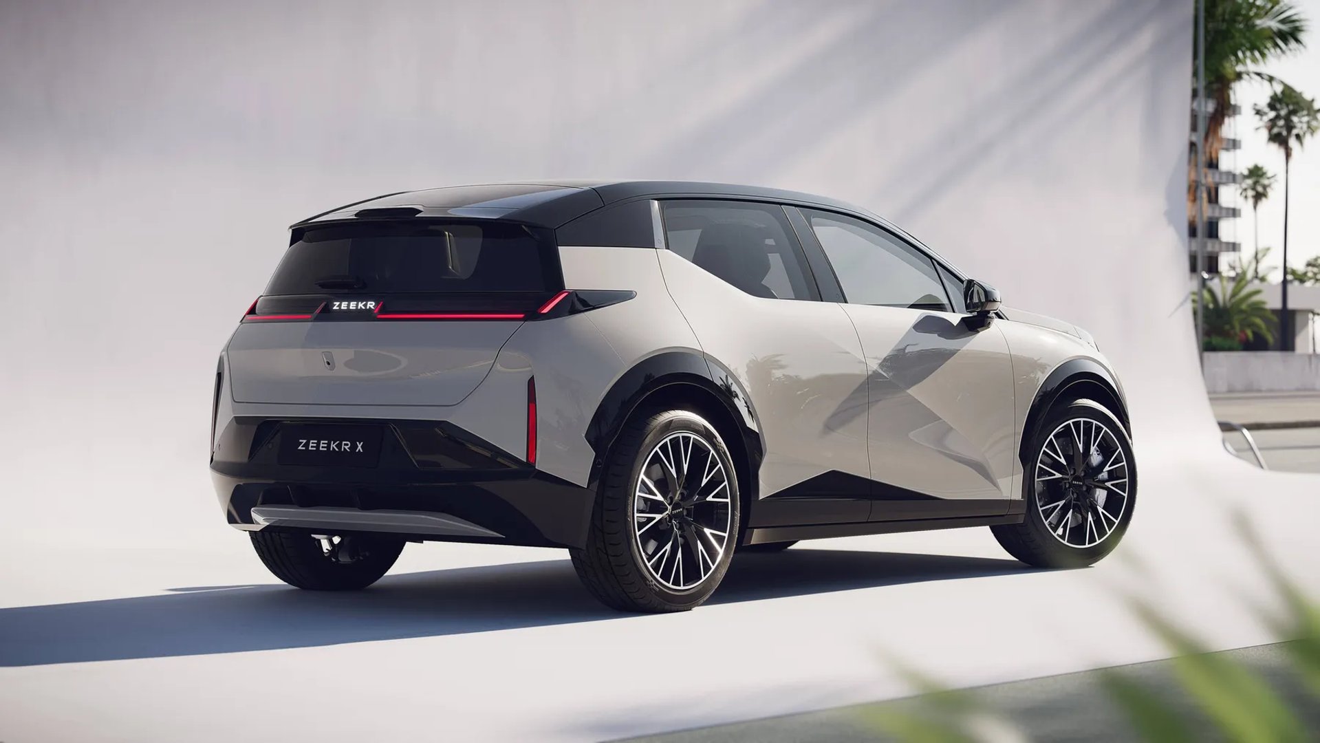 zeekr_X_1_generation__SUV_5-doors__10.jpg