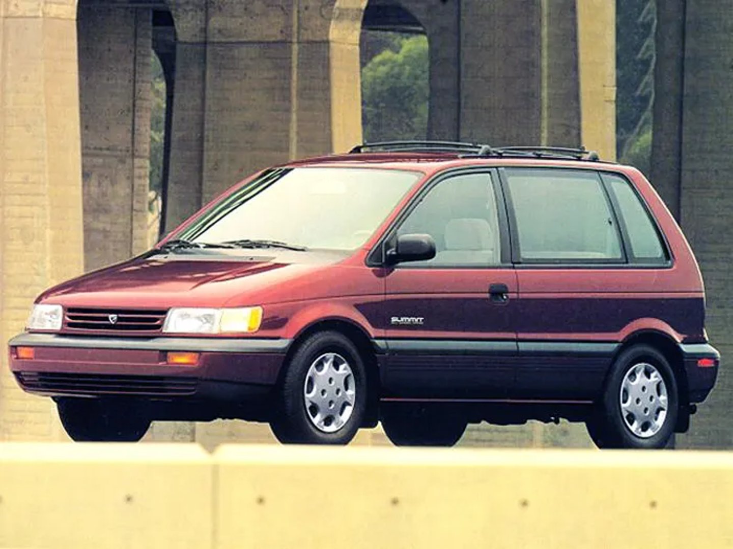 Eagle Summit 1 generation  Compact Van