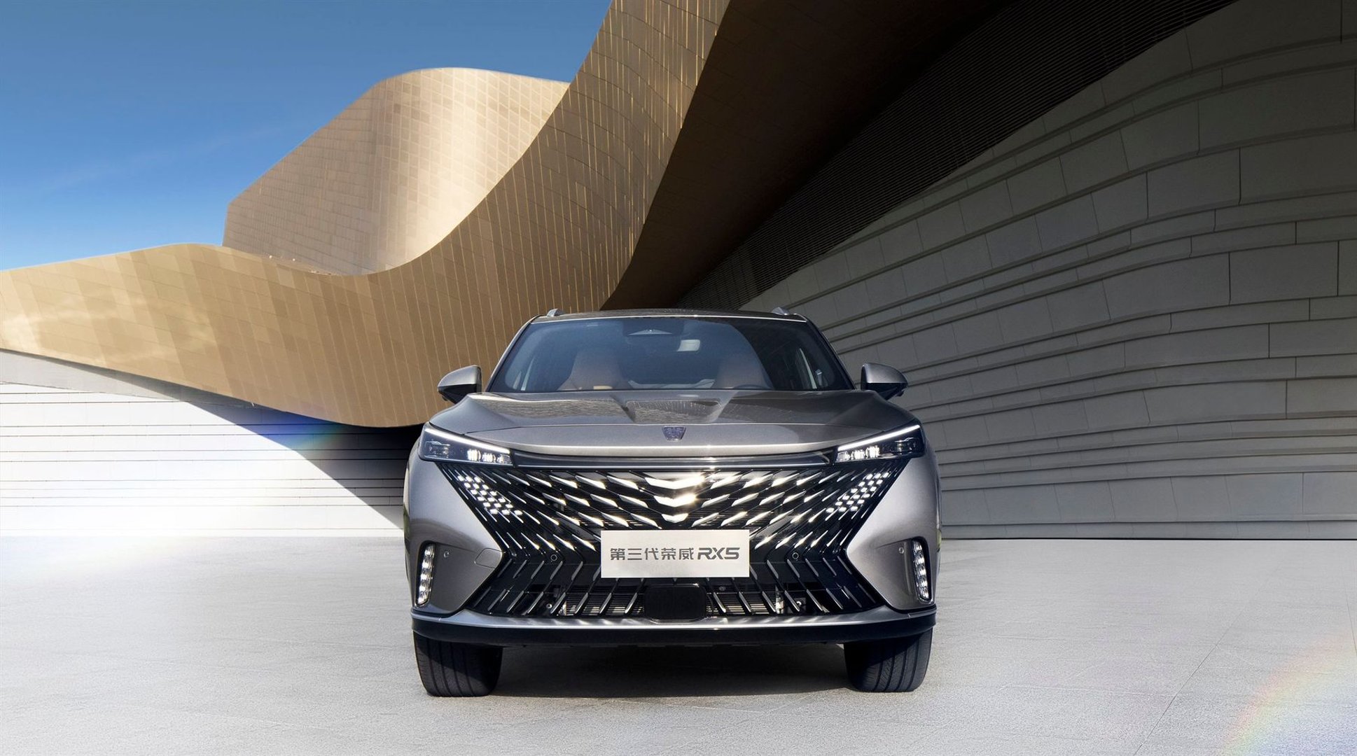 roewe_RX5_1_generation_restyling_1__SUV_5-doors__5.jpg
