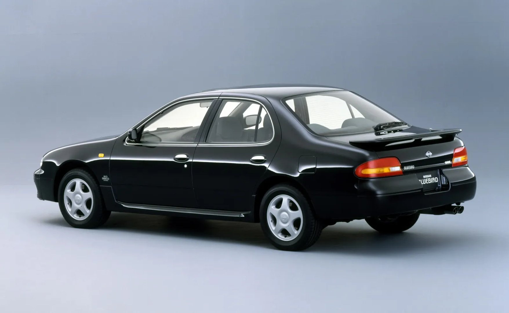 Nissan_Bluebird_9_generation__Sedan__2.jpg