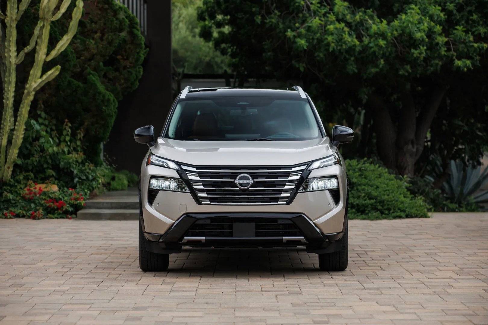 Nissan_Rogue_3_generation_restyling_1__SUV_5-doors__5.jpg