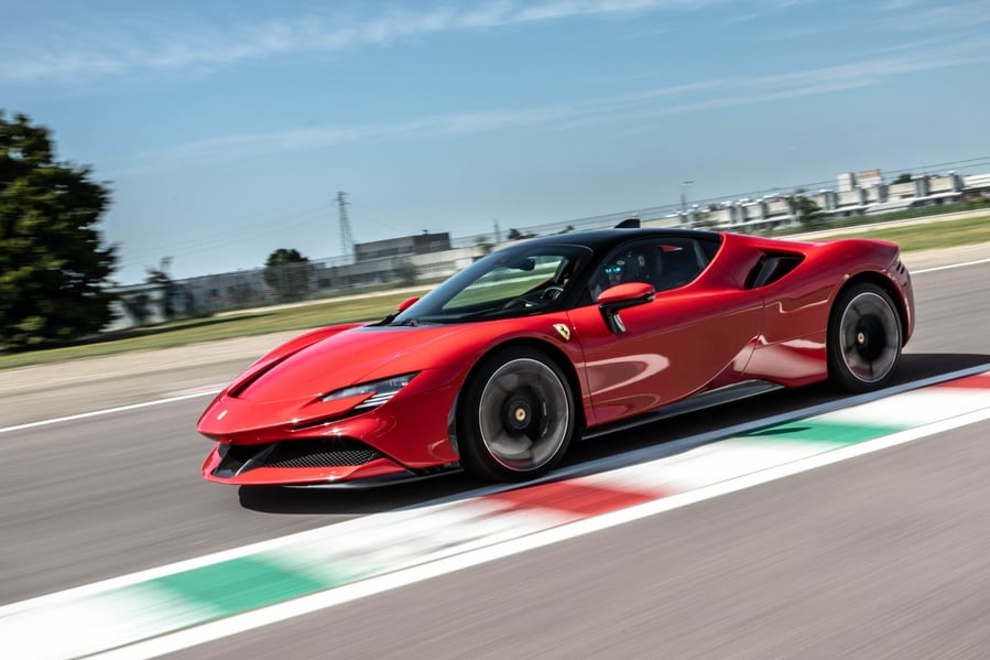 McLaren Speedtail Czinger 21C und Bugatti Mistral in einer Liste der schnellsten Autos
