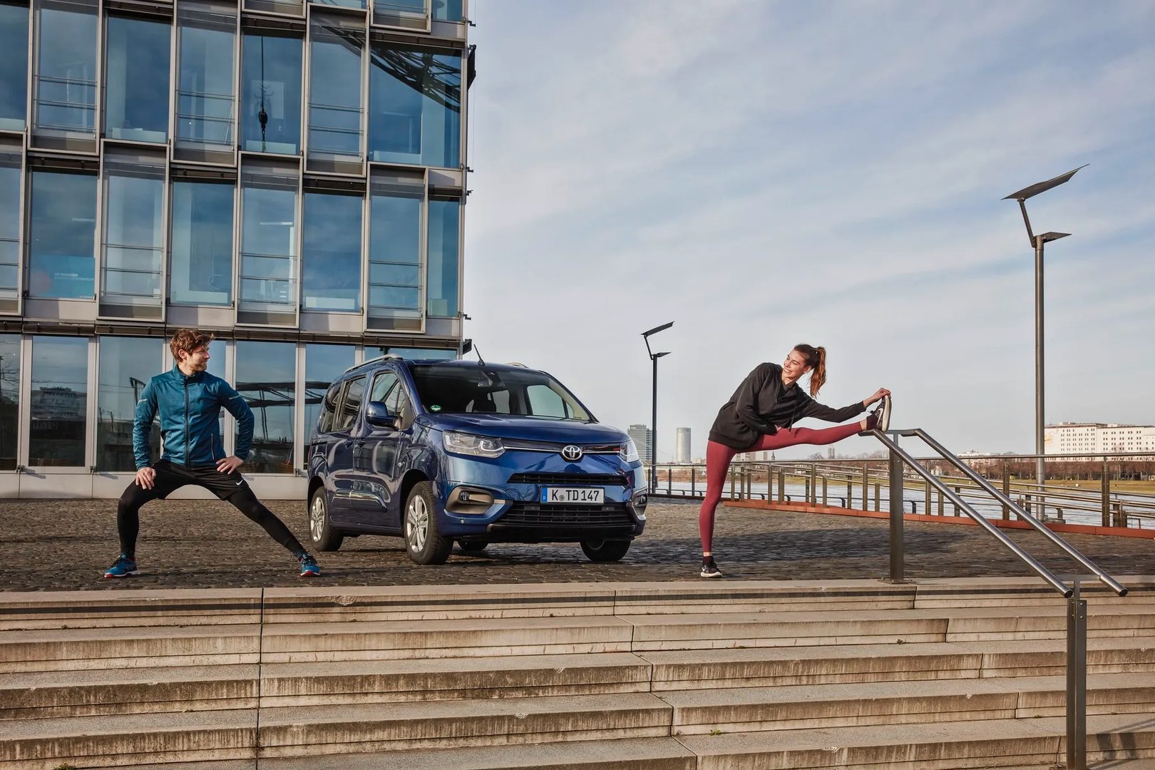 Toyota_ProAce_City_1_generation__Compact_Van__4.jpg