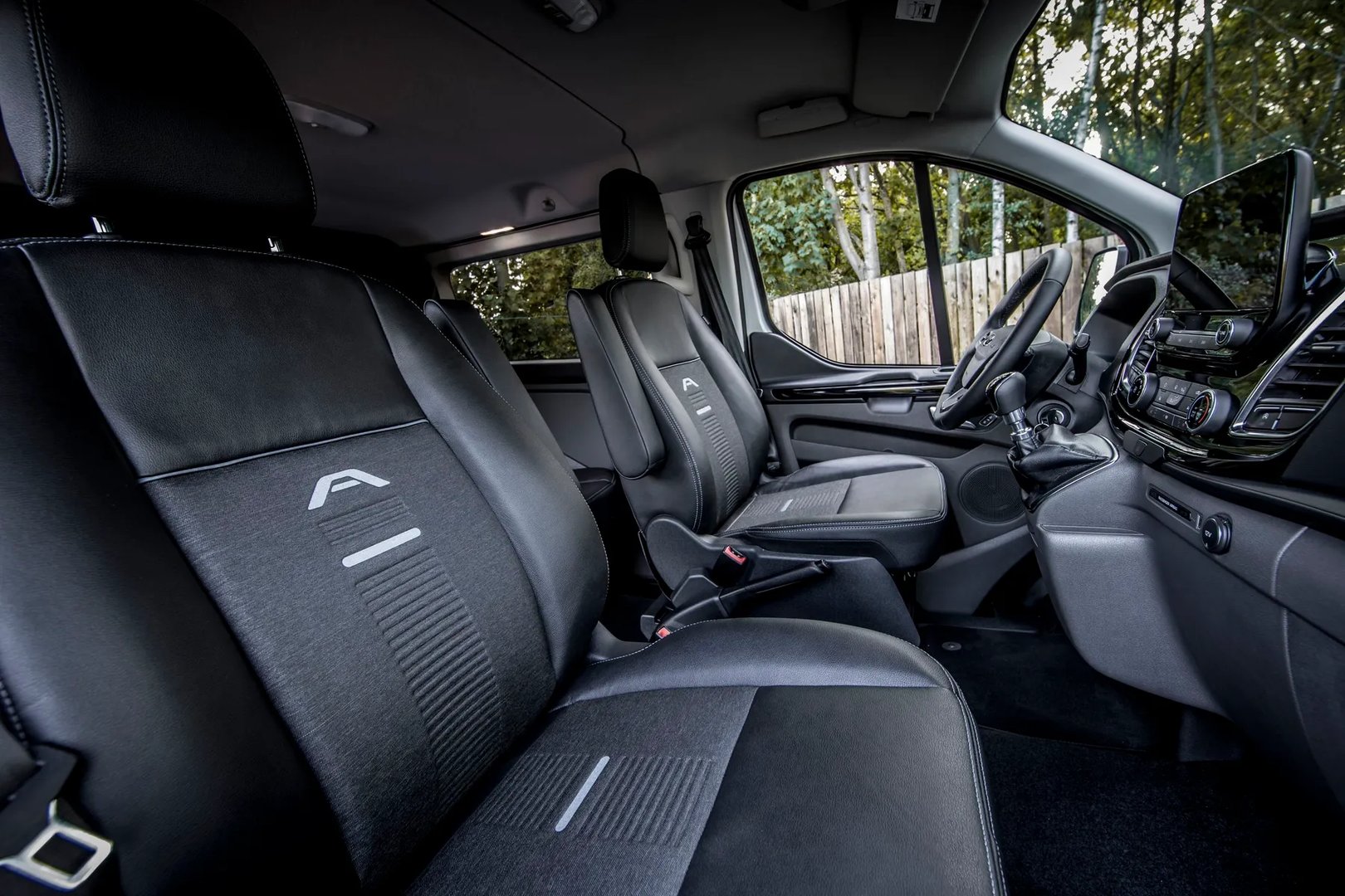 Ford_Transit_Custom_1_generation_restyling__Minivan_Long__8.jpg