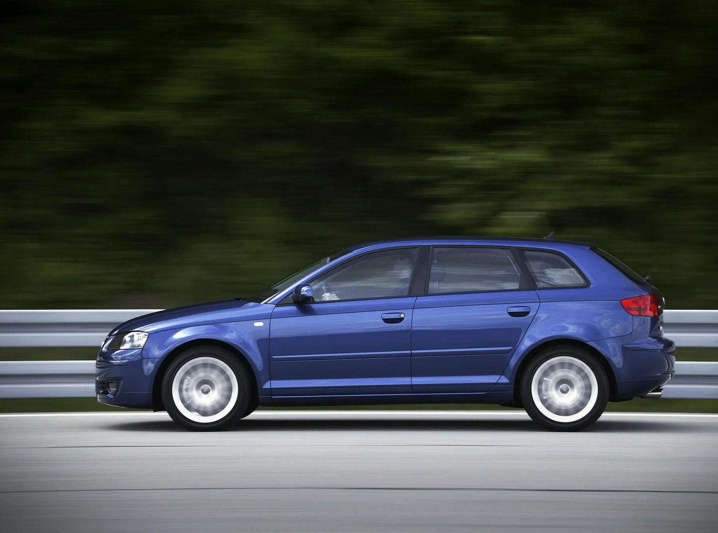 Audi_A3_2_generation_restyling_1__Hatchback_5-door__7.jpg