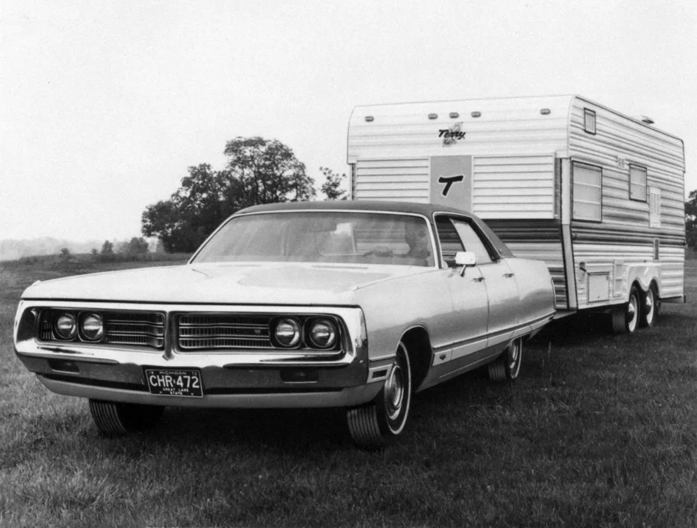 Chrysler_New_Yorker_8_generation__Sedan_Hardtop__1.jpg