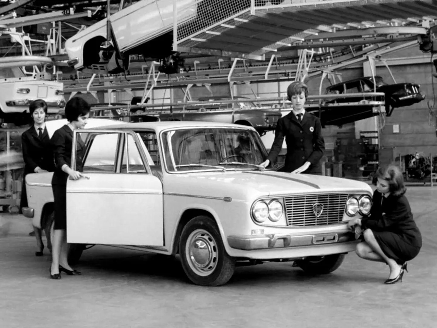Lancia_Fulvia_1_generation__Sedan__6.jpg