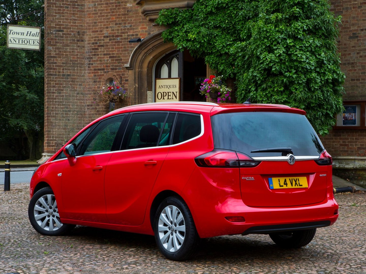 vauxhall_Zafira_3_generation__Compact_Van__22.jpg